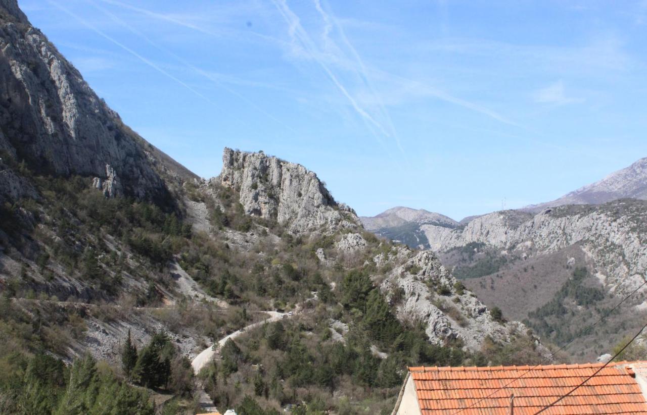 Villa Mini Stone House à Omiš Extérieur photo