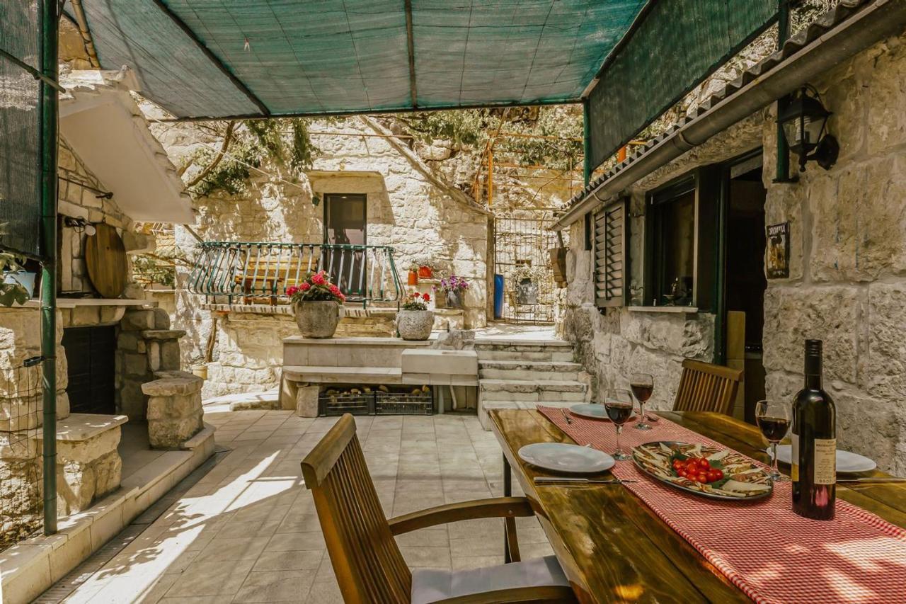 Villa Mini Stone House à Omiš Extérieur photo