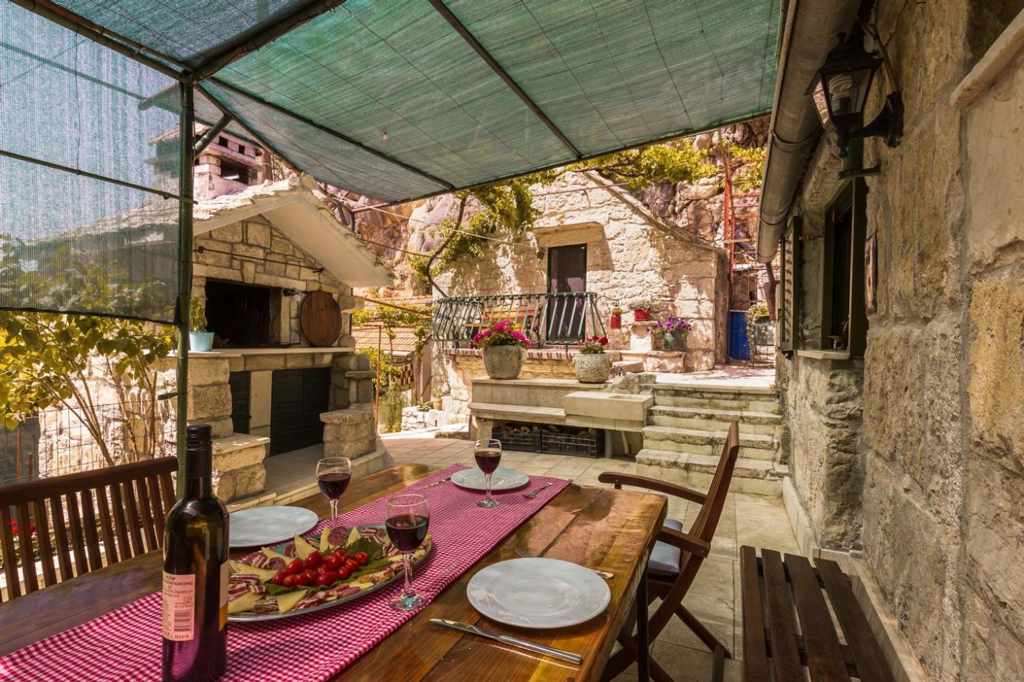Villa Mini Stone House à Omiš Extérieur photo